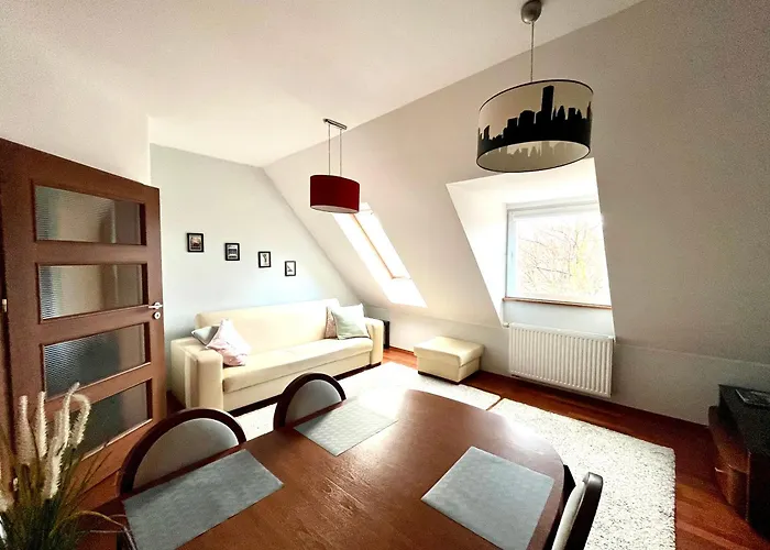 Agapella - Attic 550 M From The Lägenhet